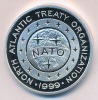 1999. "NATO Csatlakozás" Ag(925) emlékérem (28,28g/38,61mm) díszdobozban tanúsítvánnyal! T:PP