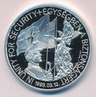 1999. "NATO Csatlakozás" Ag(925) emlékérem (28,28g/38,61mm) díszdobozban tanúsítvánnyal! T...