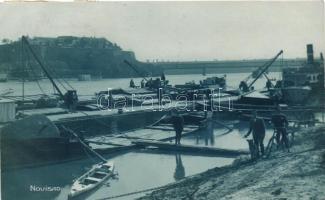 Újvidék port, boat