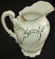 Mintás porcelán mosdótál és egy kancsó (sérült) / Chinaware wash-bowl and jug (damaged) 10x32cm, 29cm