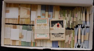 3.425db magyar gyufacímke sorozatokkal dobozban