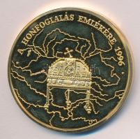 1996. "A Honfoglalás emlékére / Honteremtő hadjáratok" aranyozott emlékérem (42mm) dísztok...