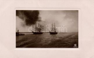 Ships photo