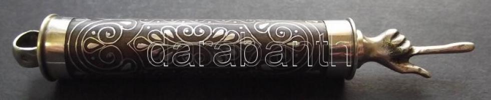 cca 1900 Mintás fanyelű ezüstberakásos tóramutató nem hozzávaló bőr tokkal /
Silver inlay wooden Tor...