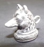 Ezüst (Ag) kutyafejes pecsétnyomó koronás monogrammal / 
Silver grip seal 2cm