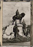 Szobrok, festmények és koronázási ékszerek modern képeslapon (15db)