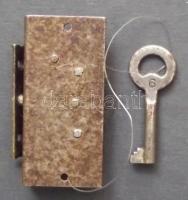 Mini ládazár kulccsal /
Mini case lock with key