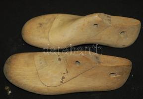 Kis bolha tétel: alpakka evőeszközök és egy kaptafa