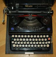 cca 1930 Triumph hordozható írógép eredeti tokkal, szép állapotban /