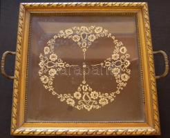 1939 Tűgobelin tálcaként megcsinálva üvegezett keretben, füllel