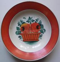 cca 1900 Kézzel festett mázas Hollóházi kerámia falitányér benyomott házas jelzéssel / Folklore handpainted ceramic plate d: 23cm