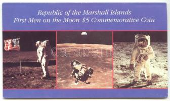 Marshall-szigetek 1989. 5$ "Első ember a Holdon" díszkiadásban T:BU Marshall-Islands 1989. 5 Dollar "First Men on the Moon" commemorative issue T:BU
