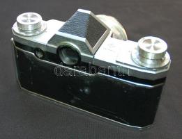 Praktina FX fényképezőgép és tartozékai komplett fotós tétel: Vaku, 2 db állvány, színszűrők, film. ...