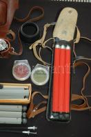 Praktina FX fényképezőgép és tartozékai komplett fotós tétel: Vaku, 2 db állvány, színszűrők, film. ...