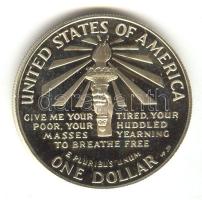 Amerikai Egyesült Államok 1986S. 1$ Ag "Szabadságszobor" eredeti bársony dísztokban és dobozban, amerikai tanúsítvánnyal T:PP  USA 1986S. 1 Dollar Ag "Statue of Liberty Centennial" in original velvet and carton case with certificate C:PP