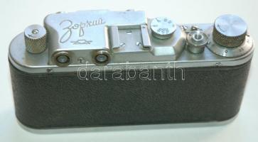 Zorki típusú szovjet fényképezőgép 3,5-ös fényerősség megviselt állapotban /
USSR photo camera