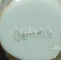 Festett porcelán kutya figura /
Chinaware dog figure 13cm