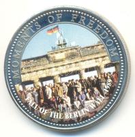 Libéria 2001. 10$ "Szabadság pillanatai-A berlini fal lerombolása 1989." multicolor T:PP tanúsítvánnyal Liberia 2001. 10 Dollars "Moments of Freedom-Fall of the berlin wall 1989." multicolor C:PP with certificate
