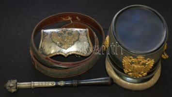 Monarchia korabeli tiszti sapka övvel, piros bőr, díszes fémberakású lőszertartóval, 1848-as Rendőr konstabler botjával / cca 1900 Officer's hat from the Austro-Hungarian period with accessories and polce stick with Pest inscription