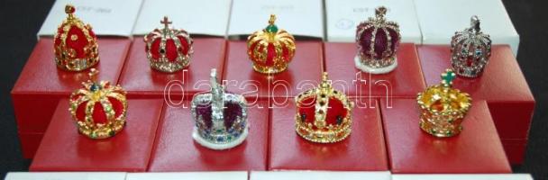 Komplett gyűjtemény a Királyi Koronaékszerek sorozat 20db klf stilizált 24K-os aranyozással is bevon...