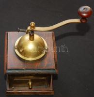 Szép állapotú régi fém és fa kávédaráló / Vintage coffee grinder in good condition 18cm