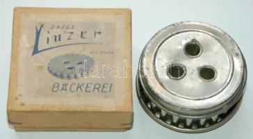 cca 1900 Eredeti Linzer sütemény kiszúró dobozban