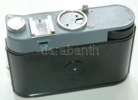 Régi, Smena 8 típusú fényképezőgép, jó állapotban, tokjában
Sovjet Smena 8 photo camera in good shap...