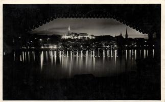 Budapest éjjel, kivilágítva So.Stpl