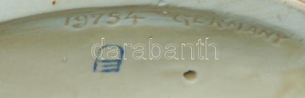 Kézzel festett Alt-Wien Hamupipőkét ábrázoló porcelán figura /
Handpainted Alt-Wien chinaware figure...