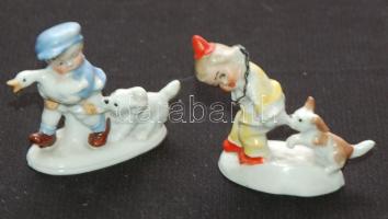 cca 1880  2db Lippelsdorf Wagner & Apel jelzett porcelán gyermek figura / Chinaware children figures 5cm