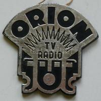 Orion TV rádió műanyag reklám "Készült a XI. kongresszus és szabadságunk 30. évének tiszteletére (6cm)