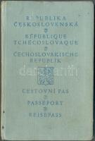 Csehszlovák hiányos útlevél külföldi országok- és magyar konzuli illetékbélyegekkel az 1920-30-as év...
