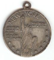 Amerikai Egyesült Államok DN. A szabadságszobor átadásának évfordulójára készített fém medál T:2,2- USA ND. Statue of Liberty commemorative metal medal C:VF