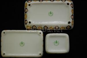 Jelzett Hollóházi asztali porcelán cigaretta-készlet: gyufa-, cigaretta- és hamutartó