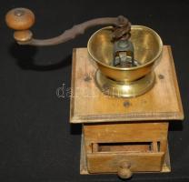 Régi fa-réz kávédaráló 25cm magas