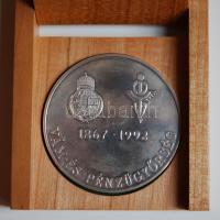 1992. "Vám- és Pénzügyőrség 125 éves" nagyalakú Ag emlékérem (70mm/163g/0.925) eredeti fa ...