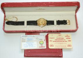 2002 Omega De Ville hibátlan állapotú naptáros férfi karóra eredeti dobozában garanciajeggyel. Doboz kissé kopott. /  Omage De Ville mens wristwatch in flawless condition. In original box with card of warranty.  Serial number: 56381335