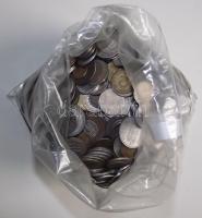 Vegyes magyar és külföldi forgalmi fémpénz tétel 5kg-os súlyban T:vegyes