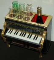 Zongora formájú zenélő italos tartó 6db kis pohárral