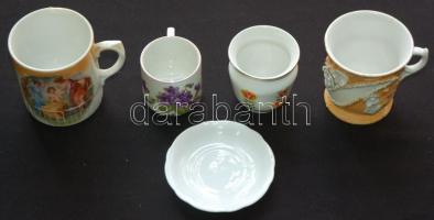 Kis porcelán tétel: 4db bögre és egy kistányér, közte Zsolnay is