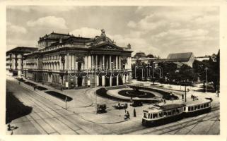 Brno theatre, tram