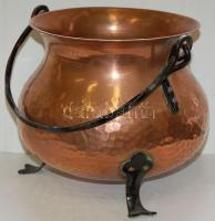 Nagy, talpas réz üst /
Copper cauldron 21cm, d: 21cm