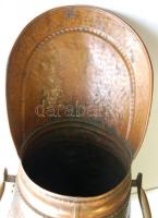 Nagyméretű réz kanna kocsmai jelenetet ábrázoló domborművel /
Big copper pitcher with bas relief dec...