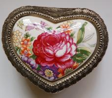 Díszes fém ékszeres dobozka porcelán berakással 10x8x5cm