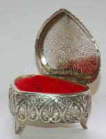 Díszes fém ékszeres dobozka porcelán berakással 10x8x5cm