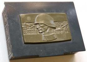 cca 1974 Varsói szerződés összfegyvernemi hadgyakorlat dombornyomott emlékdoboz "A szocialista haza fegyveres szolgálatáért a Magyar Népköztársaság honvédelmi miniszterétől" felirattal