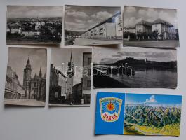 70 db Szlovák városképes lap, sok fekete-fehér, sok Tátra lap, illetve egy képeslapfüzet / 70 Slovakian town-view cards