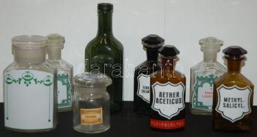 8db klf méretű régi gyógyszeres üveg