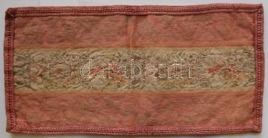 XIX. századi 4db klf méretű hímzett terítő, 2db csipkeszéllel