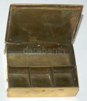cca 1900 Jelzett réz bélyegtartó dobozka /
Brass stamp box 8,5x6,5x2,5cm